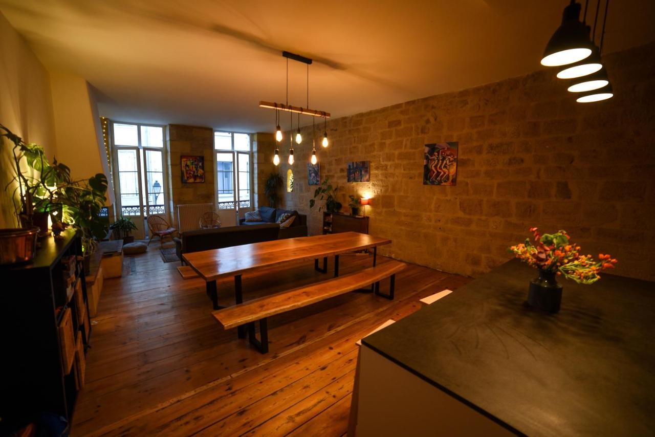 Amani Hostel La Reole Bagian luar foto