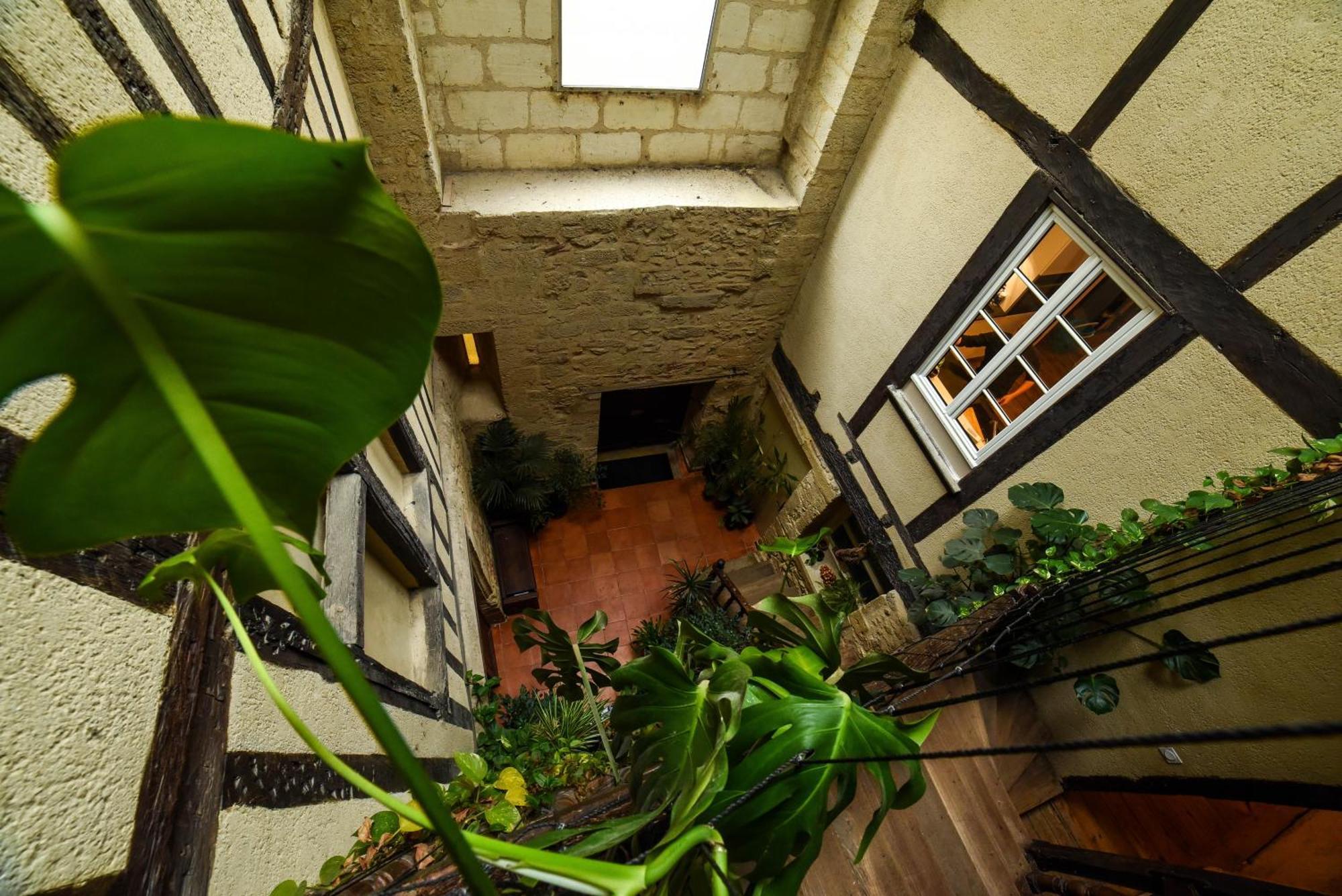 Amani Hostel La Reole Bagian luar foto